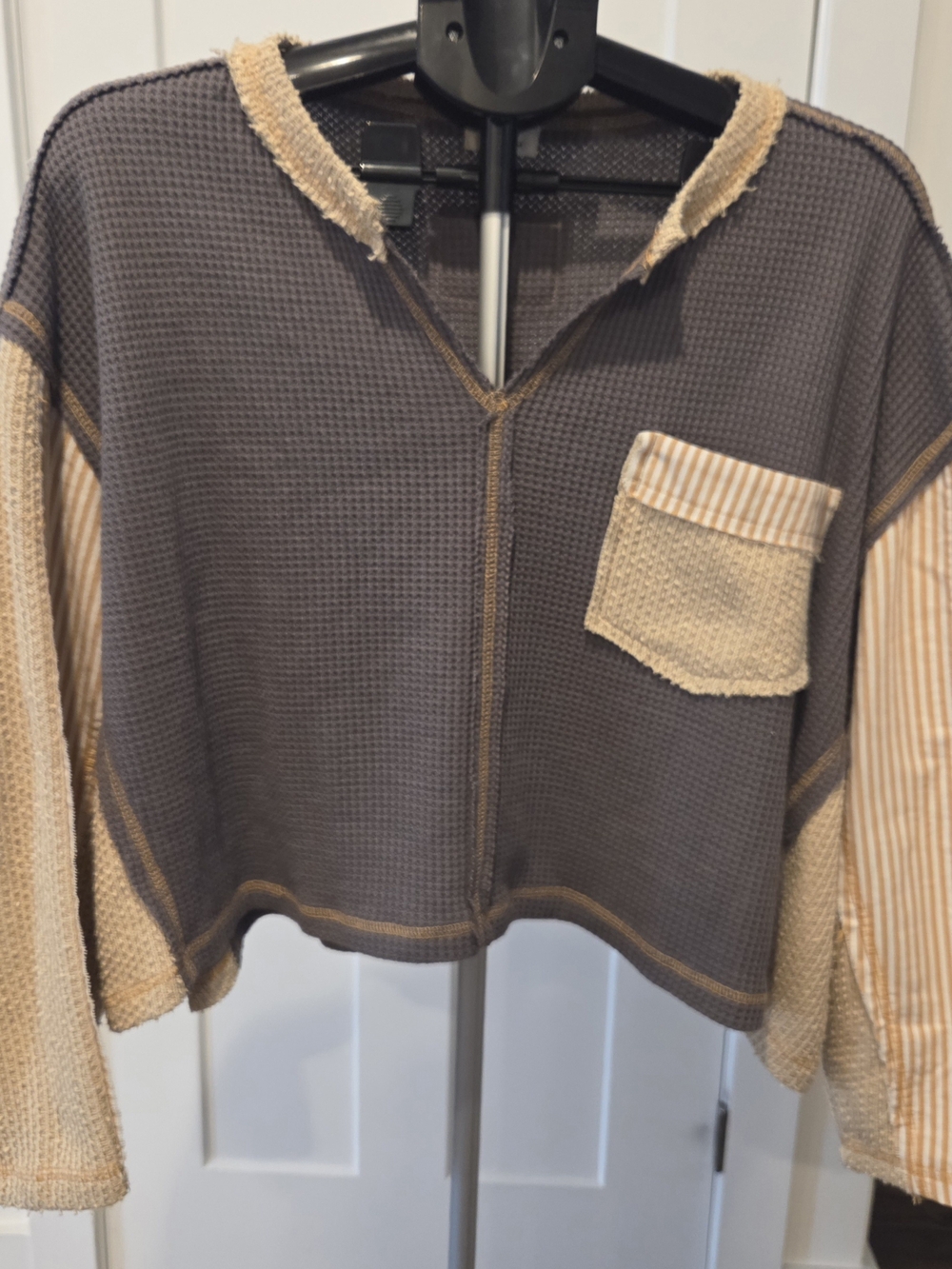 107.  POL Waffle Knit V-Neck Colorblock Top in Charcoal and Beige